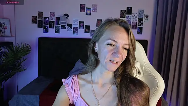 Snapshot of Jesica_mooon chatting on October 2025 01:40:02 AM Jesica mooon online show from October 2025 01:40:02 AM