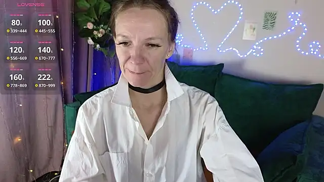 Jesica mooon online show from February 2026 01:28:01 AM