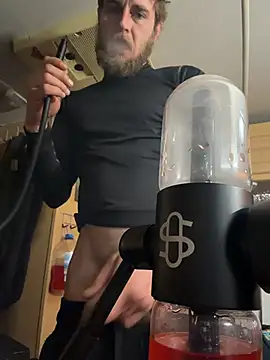 Snapshot of high3ndlowlife chatting on December 2025 05:51:01 PM high3ndlowlife online show from December 2025 05:51:01 PM