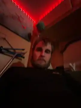 Snapshot of high3ndlowlife chatting on November 2025 10:43:02 PM high3ndlowlife online show from November 2025 10:43:02 PM