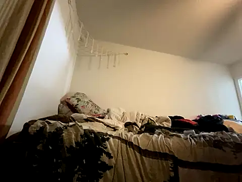 Snapshot of KANDIS864 chatting on November 2025 05:44:02 AM KANDIS864 online show from November 2025 05:44:02 AM