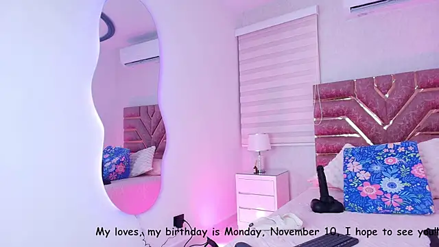 Snapshot of emma_madi chatting on November 2025 12:09:02 PM emma madi online show from November 2025 12:09:02 PM