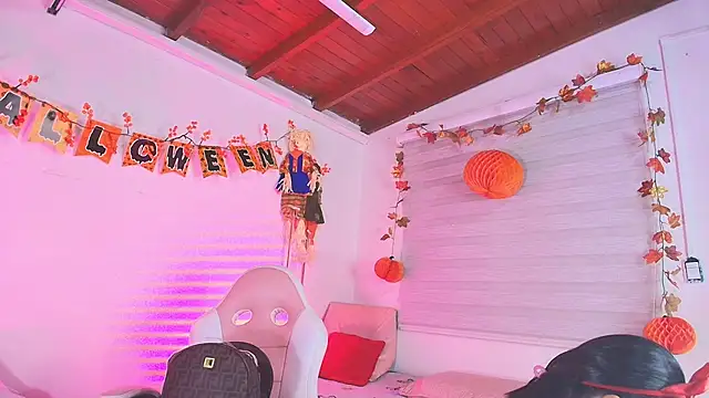 Snapshot of emma_madi chatting on October 2025 12:17:01 PM emma madi online show from October 2025 12:17:01 PM