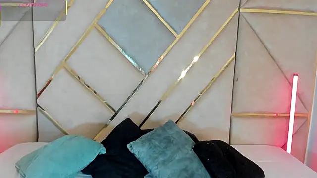 BellaNixs online show from January 2026 07:18:02 PM