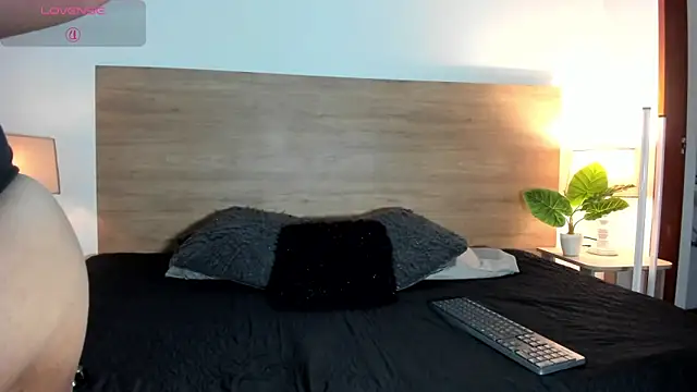 BellaNixs online show from February 2026 10:34:02 AM