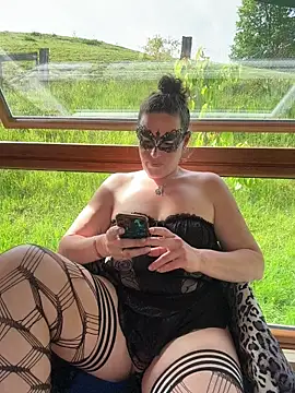 Nadja Noir online show from May 2026 02:36:01 PM