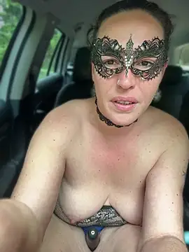 Nadja Noir online show from May 2026 02:42:02 PM