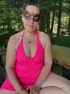 Nadja Noir online show from May 2026 11:21:02 AM