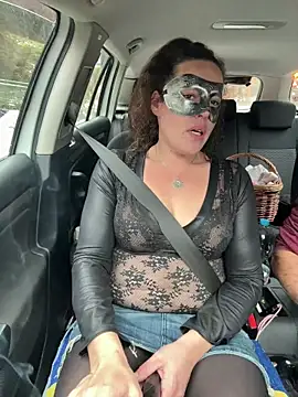 Nadja Noir online show from November 2025 01:00:02 PM