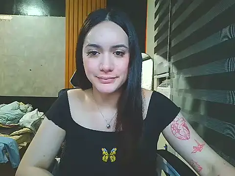 Snapshot of Yhanbeaufort18 chatting on October 2025 05:03:01 PM Yhanbeaufort18 online show from October 2025 05:03:01 PM