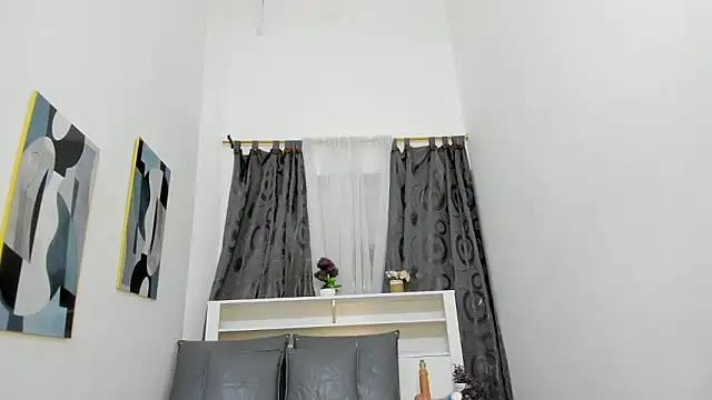 Mistt Mia online show from March 2026 11:39:02 AM