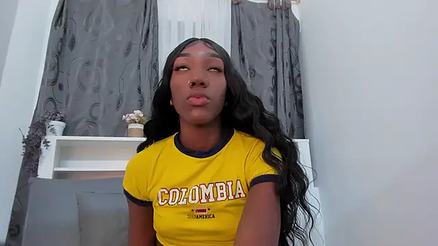 Mistt Mia online show from October 2025 07:24:02 PM