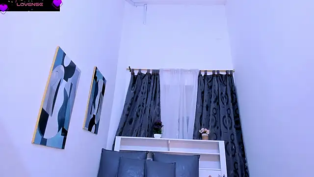 Mistt Mia online show from February 2026 06:07:01 PM