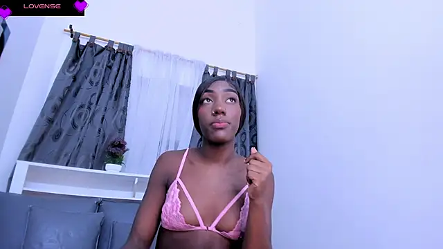 Mistt Mia online show from February 2026 06:19:02 PM