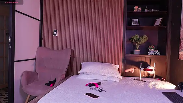 SamaraAnders  online show from December 2025 05:35:01 AM