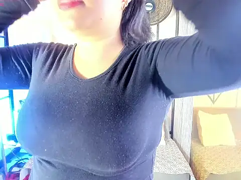 Snapshot of SamaraAnders_ chatting on June 2026 05:06:01 AM SamaraAnders online show from June 2026 05:06:01 AM