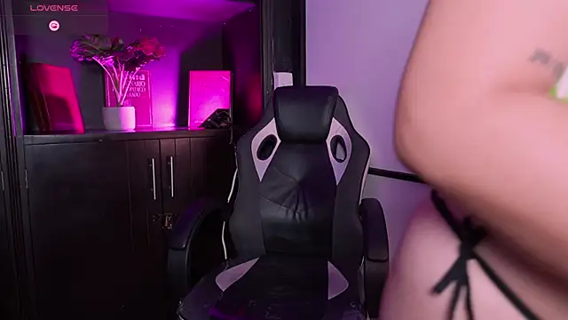 SamaraAnders  online show from November 2025 04:56:01 AM