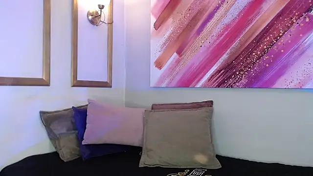 Lucigh  online show from October 2025 07:26:02 PM