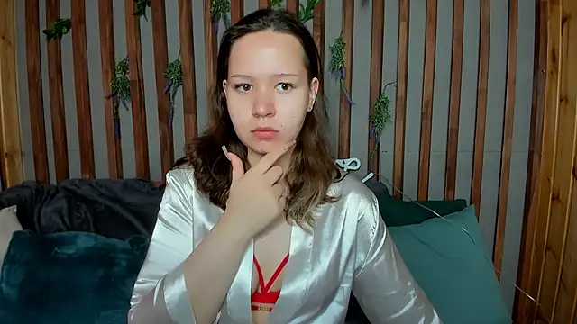 Snapshot of Laura_Ellinss chatting on September 2025 01:38:02 AM Laura Ellinss online show from September 2025 01:38:02 AM