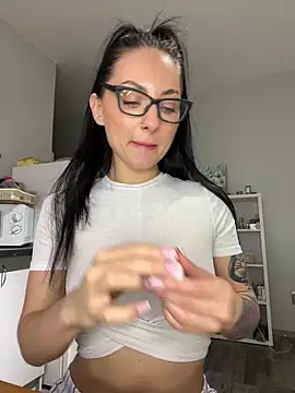 kaonasssiii online show from September 2025 06:03:01 PM