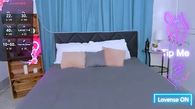 Emily Tylerr online show from October 2025 08:15:01 AM