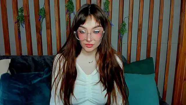 Emily Tylerr online show from September 2025 01:38:02 AM