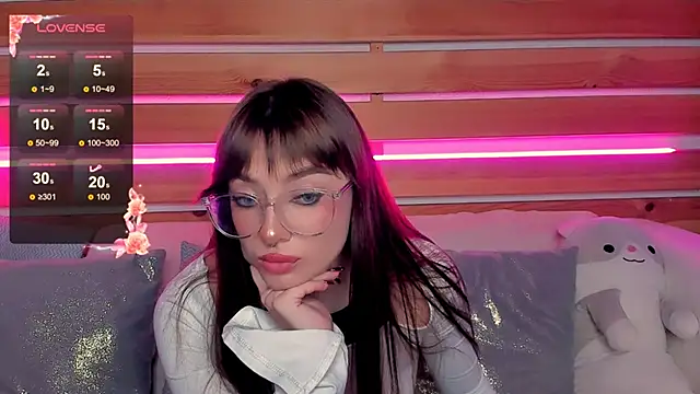 Emily Tylerr online show from October 2025 07:56:01 AM