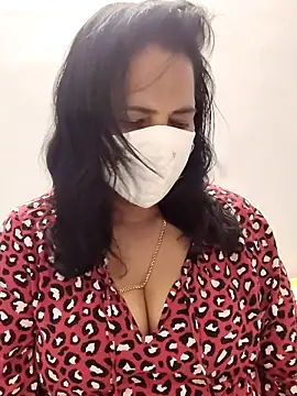 mallu-lover online show from December 2025 05:05:01 PM