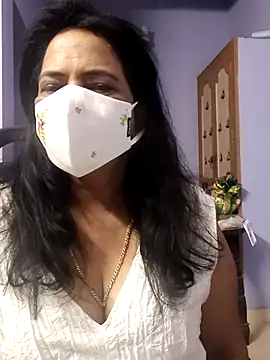 mallu-lover online show from November 2025 02:27:02 AM