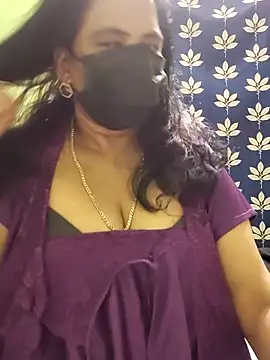 mallu-lover online show from November 2025 05:28:02 PM