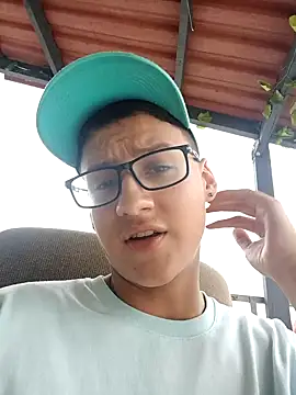 Snapshot of NoahLux chatting on September 2025 04:18:01 PM NoahLux online show from September 2025 04:18:01 PM