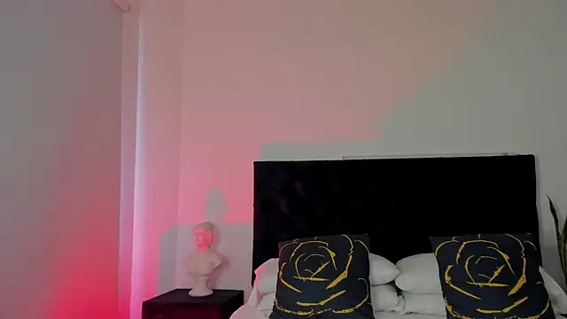 Snapshot of NoahLux chatting on September 2025 07:20:02 PM NoahLux online show from September 2025 07:20:02 PM