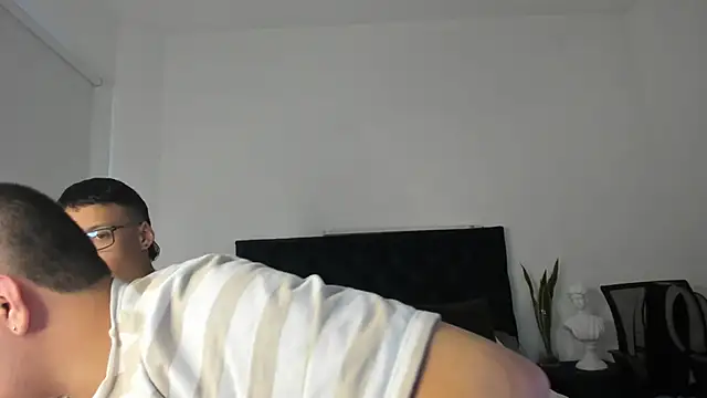 Snapshot of NoahLux chatting on September 2025 07:20:01 PM NoahLux online show from September 2025 07:20:01 PM