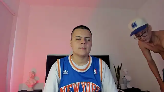 Snapshot of NoahLux chatting on September 2025 08:12:01 PM NoahLux online show from September 2025 08:12:01 PM