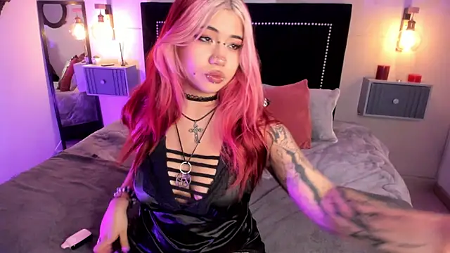 pinkk deemon online show from April 2026 01:28:01 PM