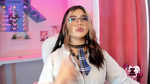 Snapshot of pinkk_deemon chatting on January 2026 01:04:01 PM pinkk deemon online show from January 2026 01:04:01 PM