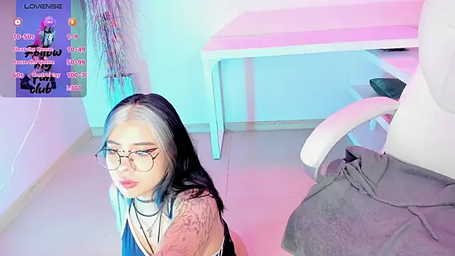 pinkk deemon online show from October 2025 01:36:01 PM