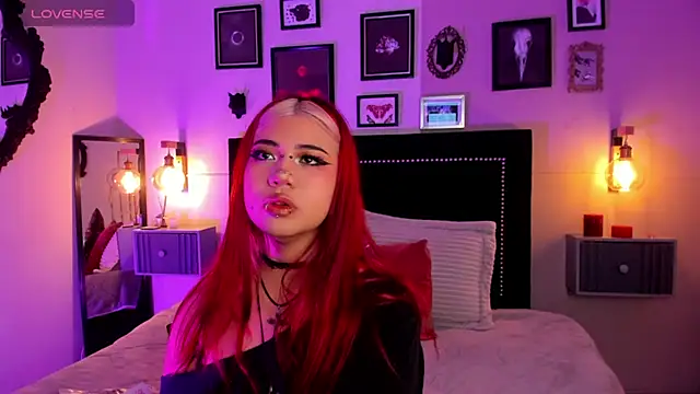 pinkk deemon online show from April 2026 01:07:01 PM