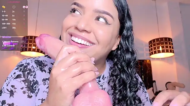 Snapshot of emily_perezz chatting on February 2026 07:24:01 PM emily perezz online show from February 2026 07:24:01 PM