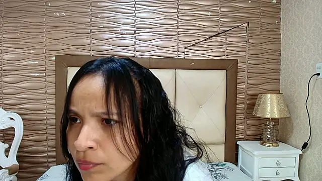 Miladiosa online show from May 2026 12:03:01 PM