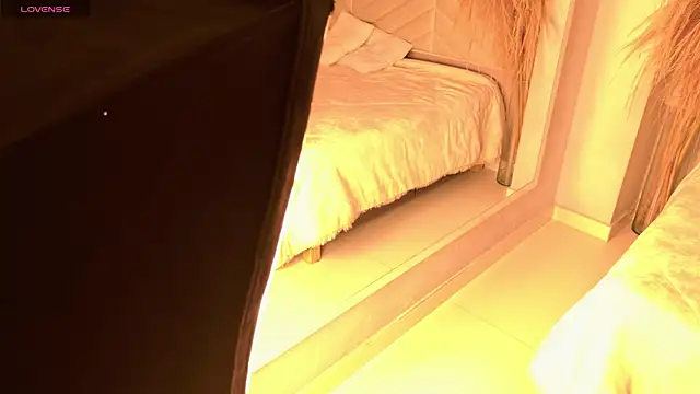 Snapshot of amy_miller1 chatting on November 2025 08:41:02 PM amy miller1 online show from November 2025 08:41:02 PM