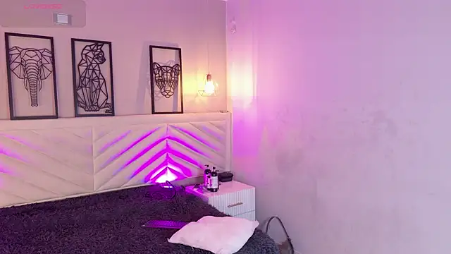 Snapshot of amy_miller1 chatting on November 2025 08:01:01 PM amy miller1 online show from November 2025 08:01:01 PM