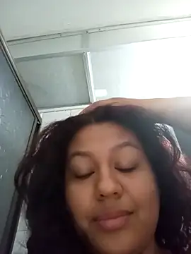 CloeStron online show from November 2025 03:16:02 PM