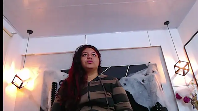 CloeStron online show from October 2025 10:58:01 AM