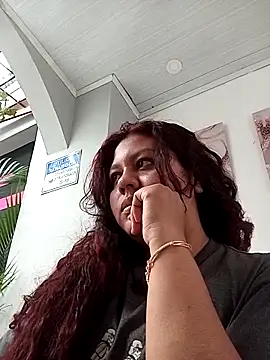 CloeStron online show from October 2025 06:18:02 PM