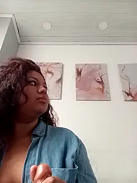 CloeStron online show from November 2025 02:00:02 PM