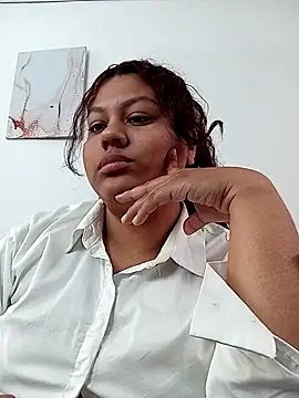 CloeStron online show from November 2025 02:53:01 PM