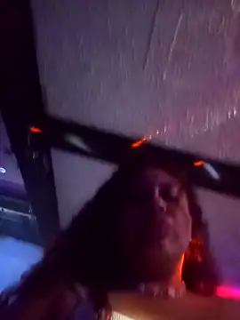 CloeStron online show from November 2025 03:55:01 AM