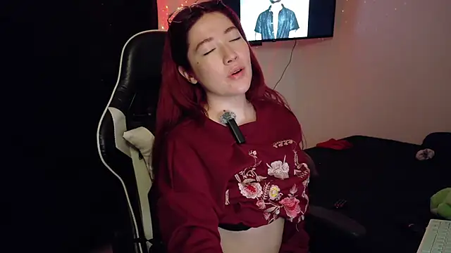 Snapshot of lunnaa_ chatting on October 2025 05:18:02 AM lunnaa online show from October 2025 05:18:02 AM