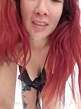 lunnaa  online show from March 2026 07:03:02 PM